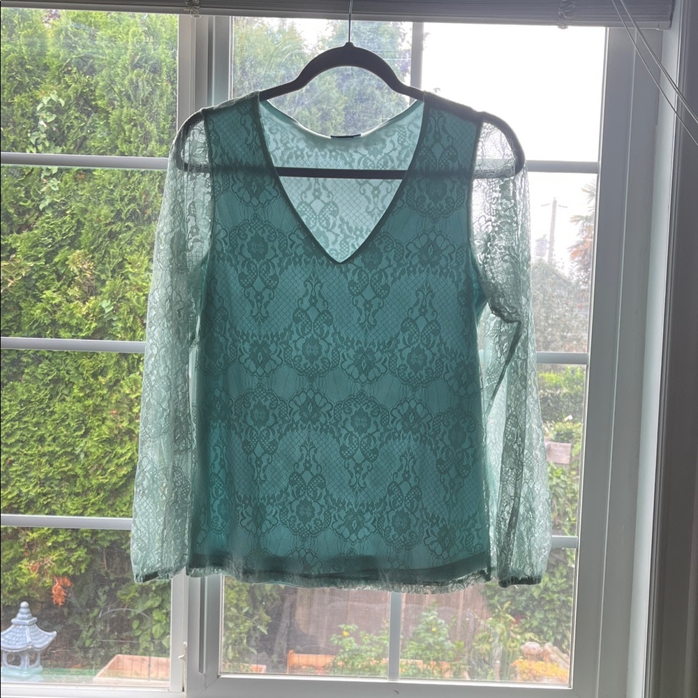 DAYTRIP Light Green Boho Lace Long Sleeve V-Neck Blouse Size Small - Picture 2 of 7